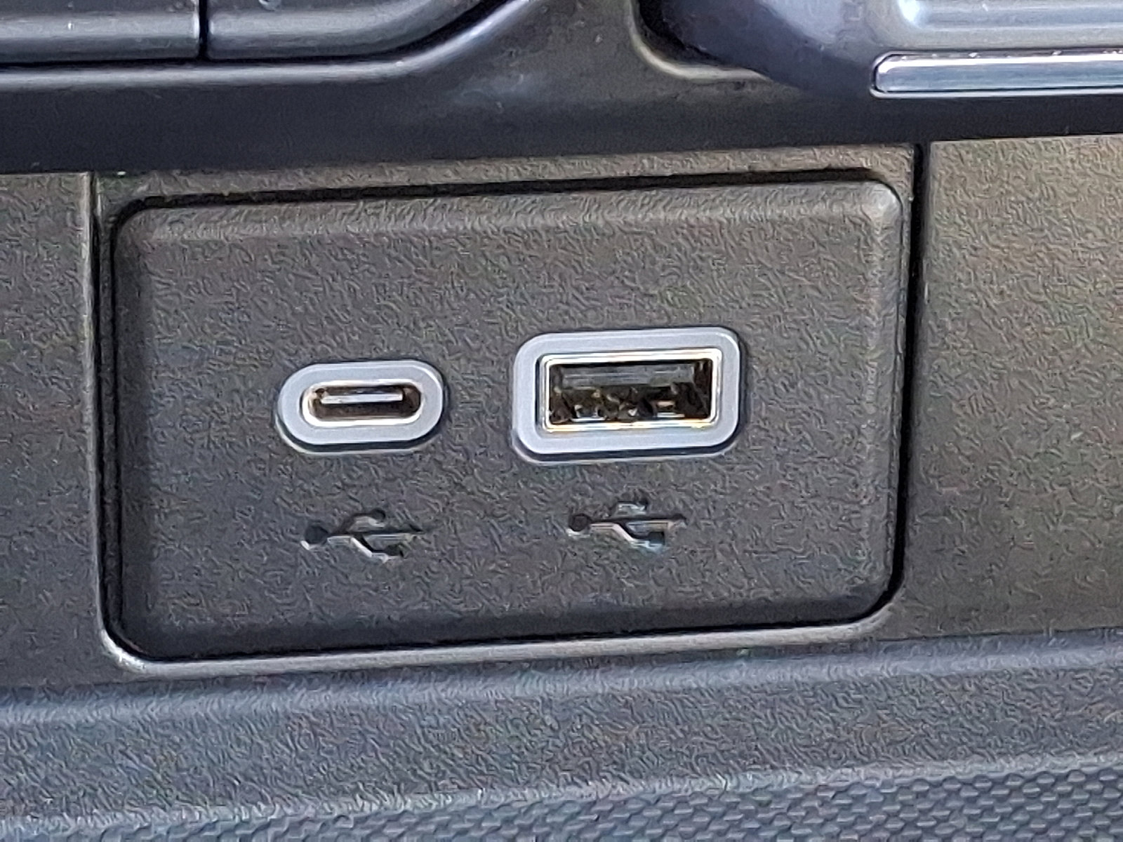 Used 2022 GMC Yukon SLT w/ SLT Premium Package image 25