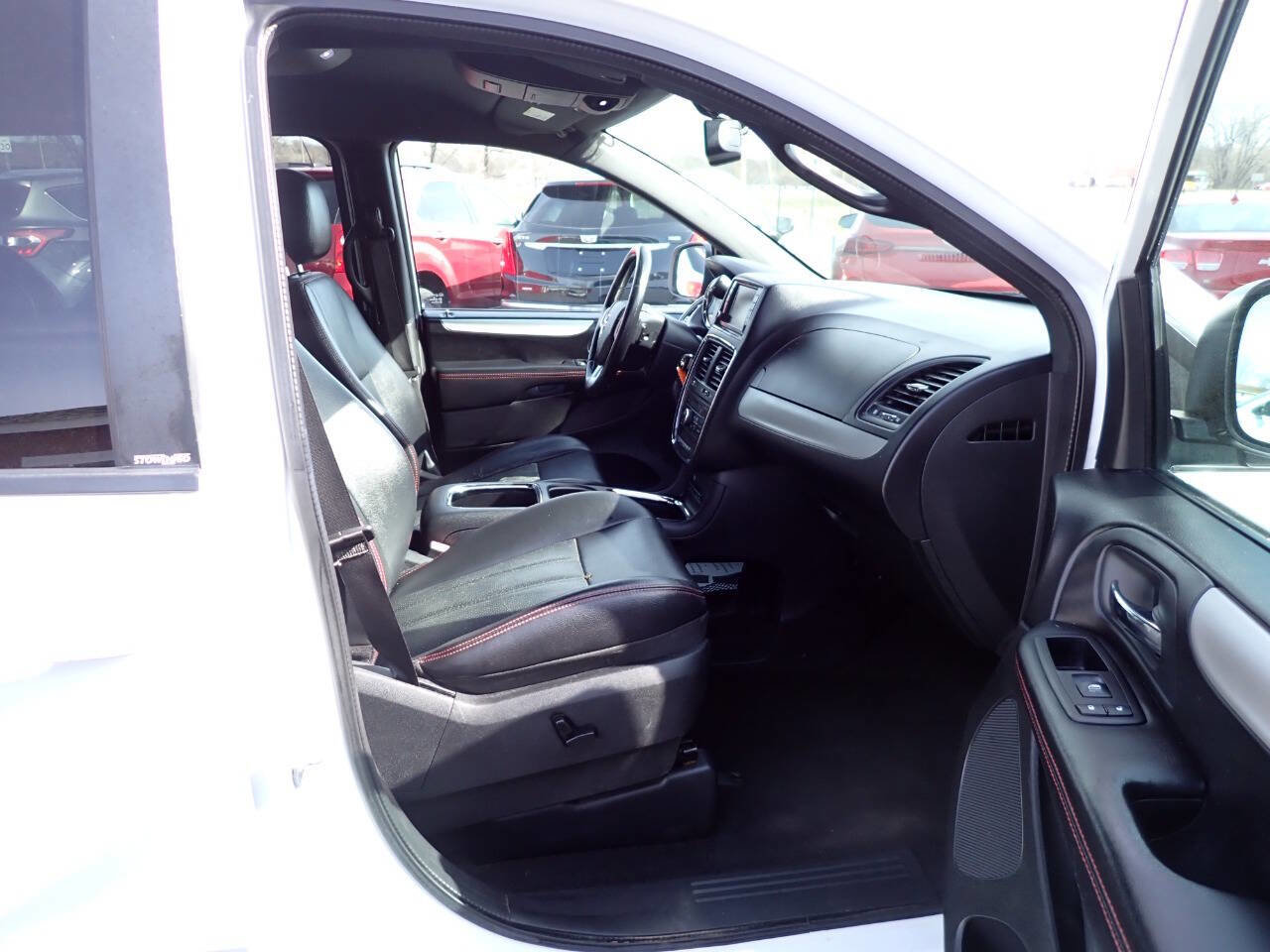 Used 2014 Dodge Grand Caravan R/T w/ Safety Sphere Group image 9
