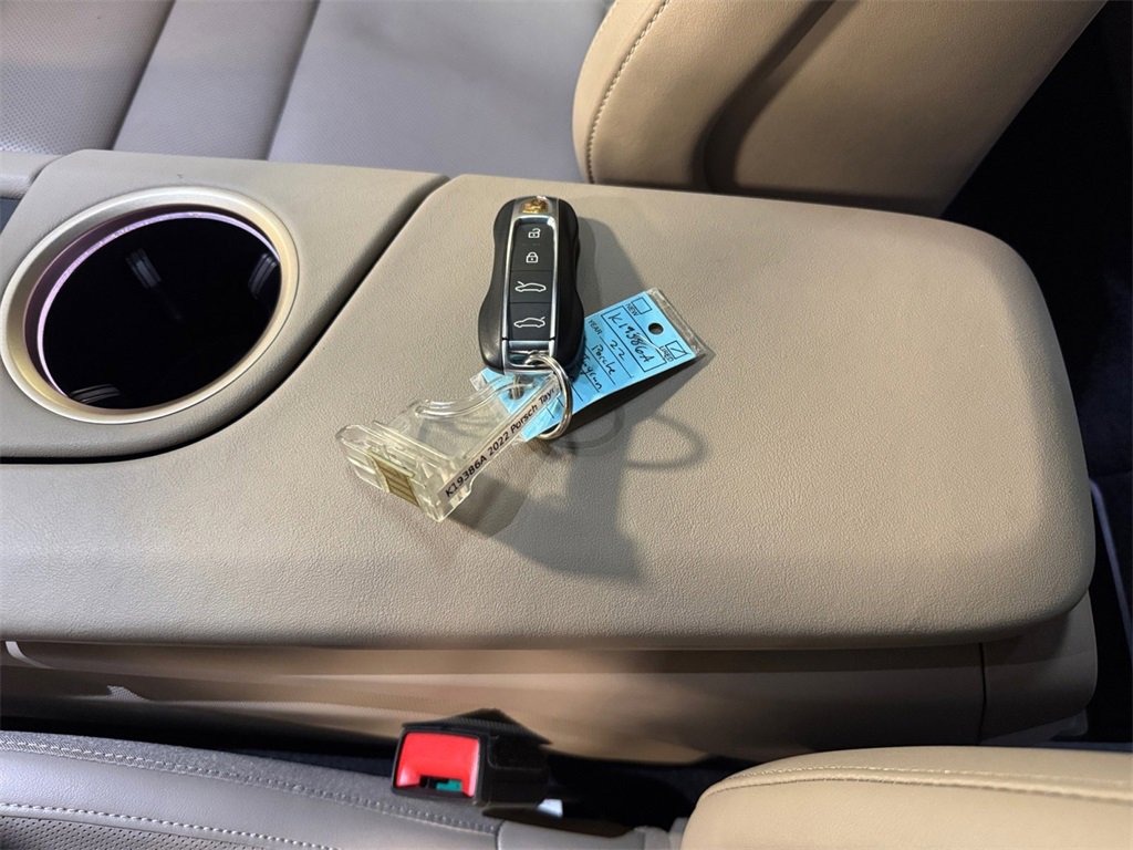 Used 2022 Porsche Taycan 4 Cross Turismo image 32