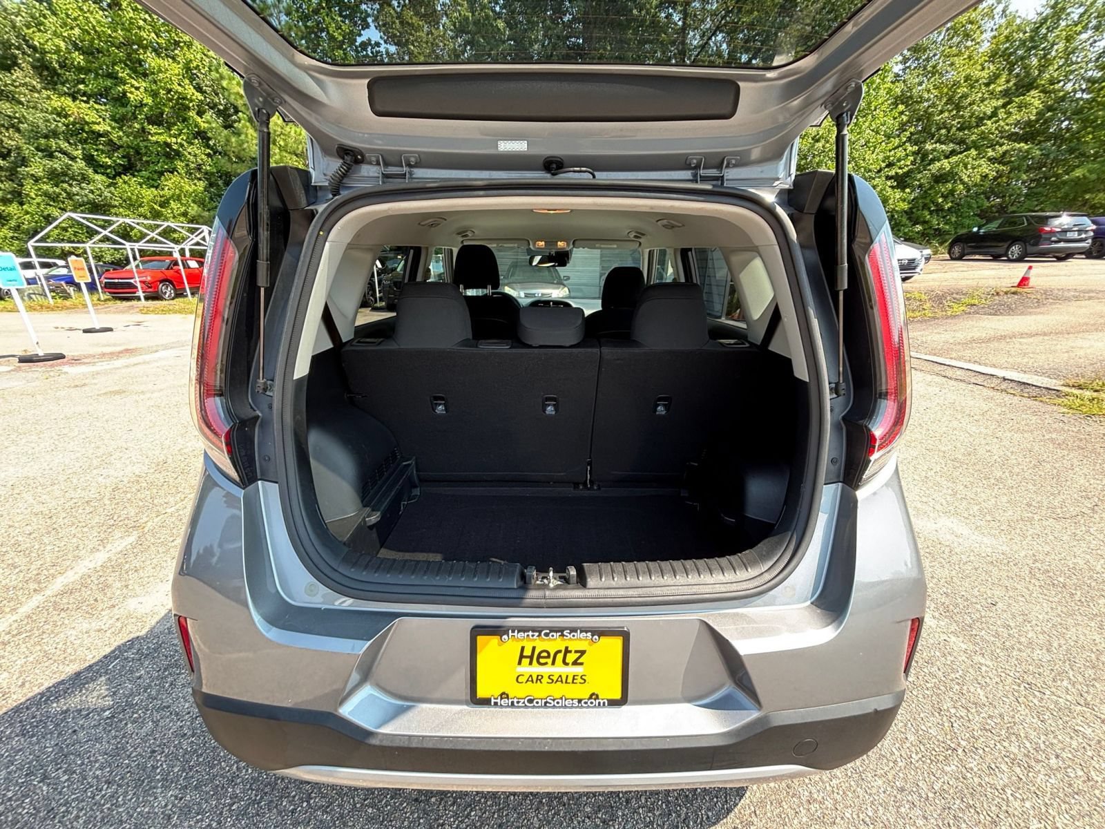 Used 2025 Kia Soul LX w/ LX Technology Package FWD image 28