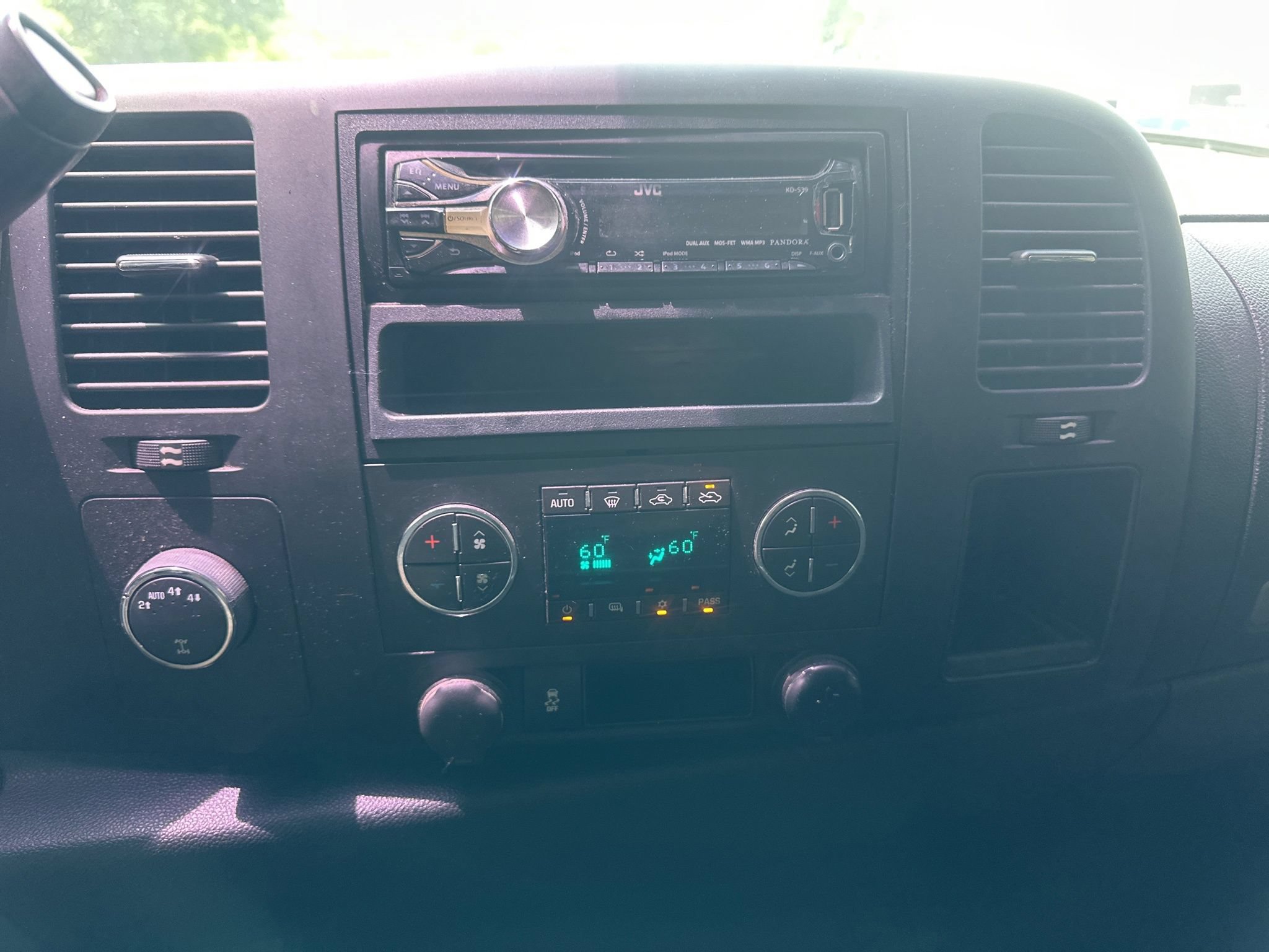 Used 2013 Chevrolet Silverado 1500 LT w/ All-Star Edition AWD/4WD image 23