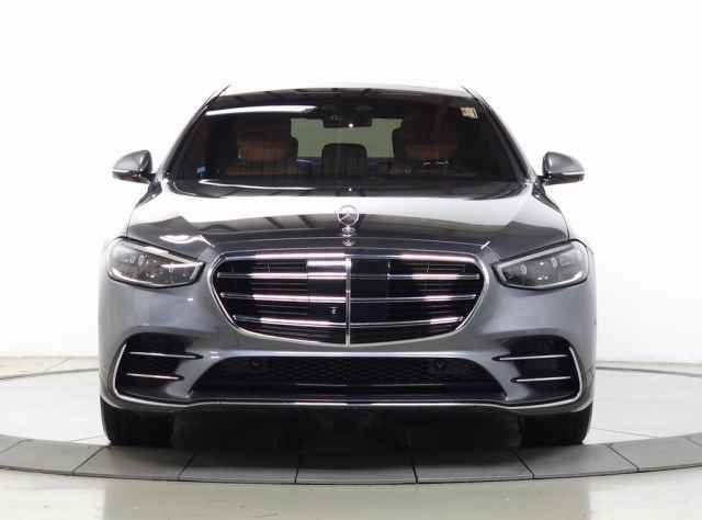 Used 2022 Mercedes-Benz S 580 4MATIC Sedan image 2
