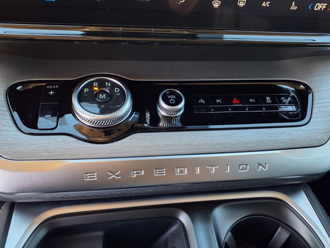New 2027 Ford Expedition Max Platinum w/ Driver's Package AWD/4WD image 11