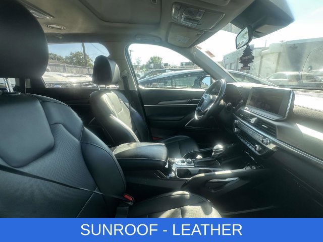 Used 2022 Kia Telluride S FWD image 2