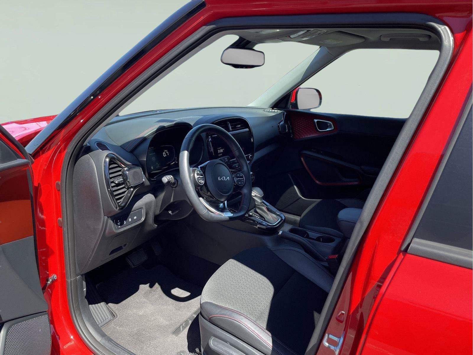 Used 2024 Kia Soul GT-Line FWD image 12