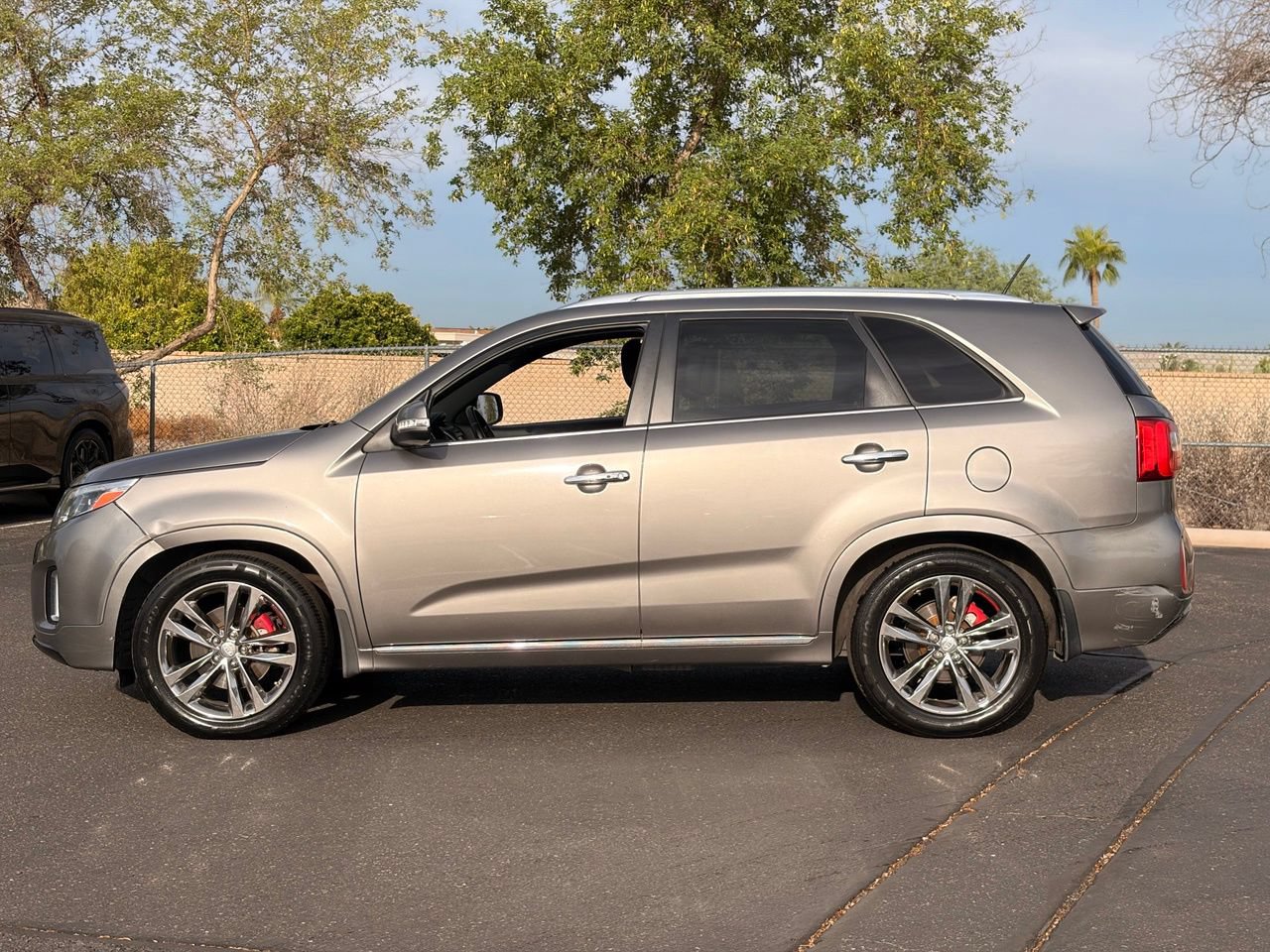 Used 2014 Kia Sorento SX FWD image 3