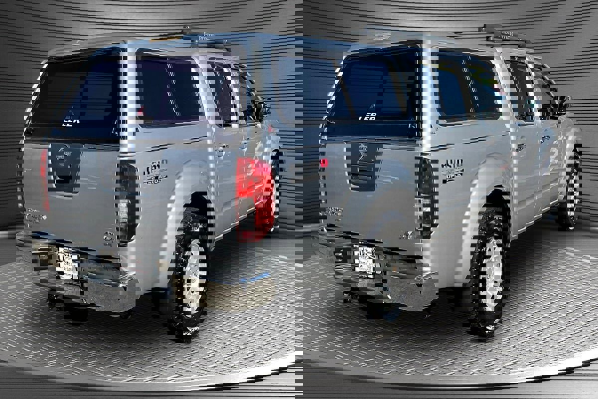 Used 2006 Nissan Frontier NISMO w/ (J01) Sunroof Pkg image 6