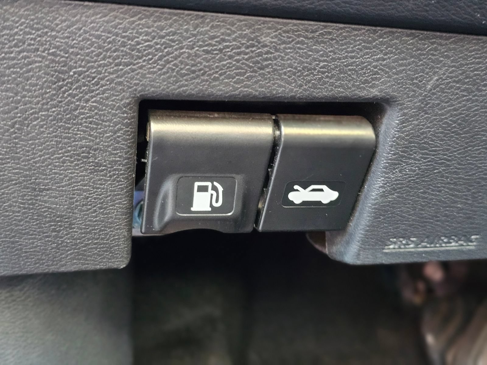 Used 2024 Nissan Versa SV FWD image 18