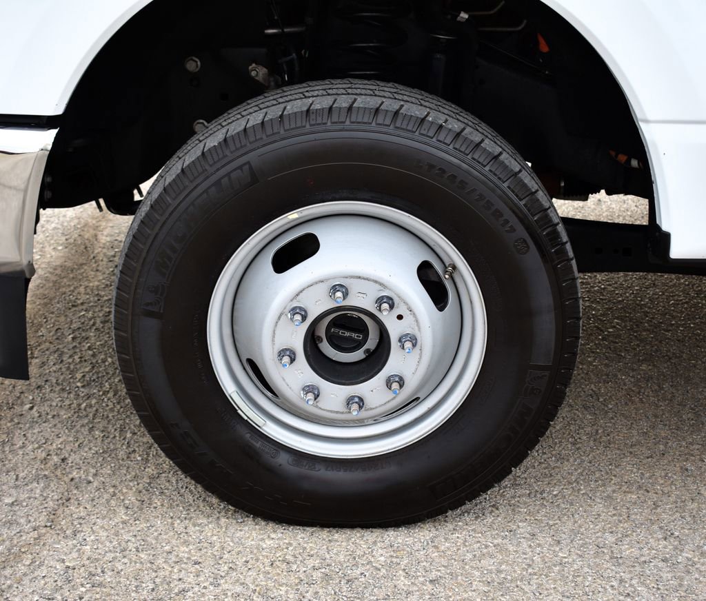 Used 2025 Ford F350 XL AWD/4WD image 6