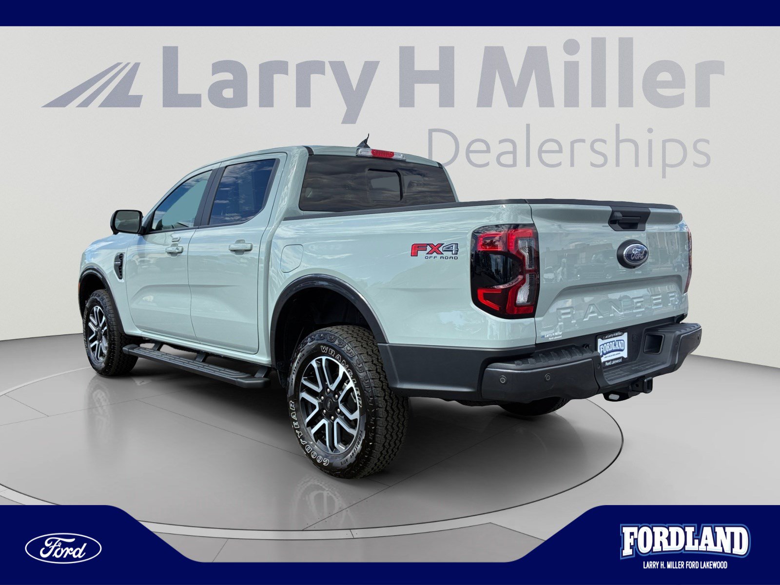 Used 2024 Ford Ranger Lariat w/ FX4 Off-Road Package AWD/4WD image 3