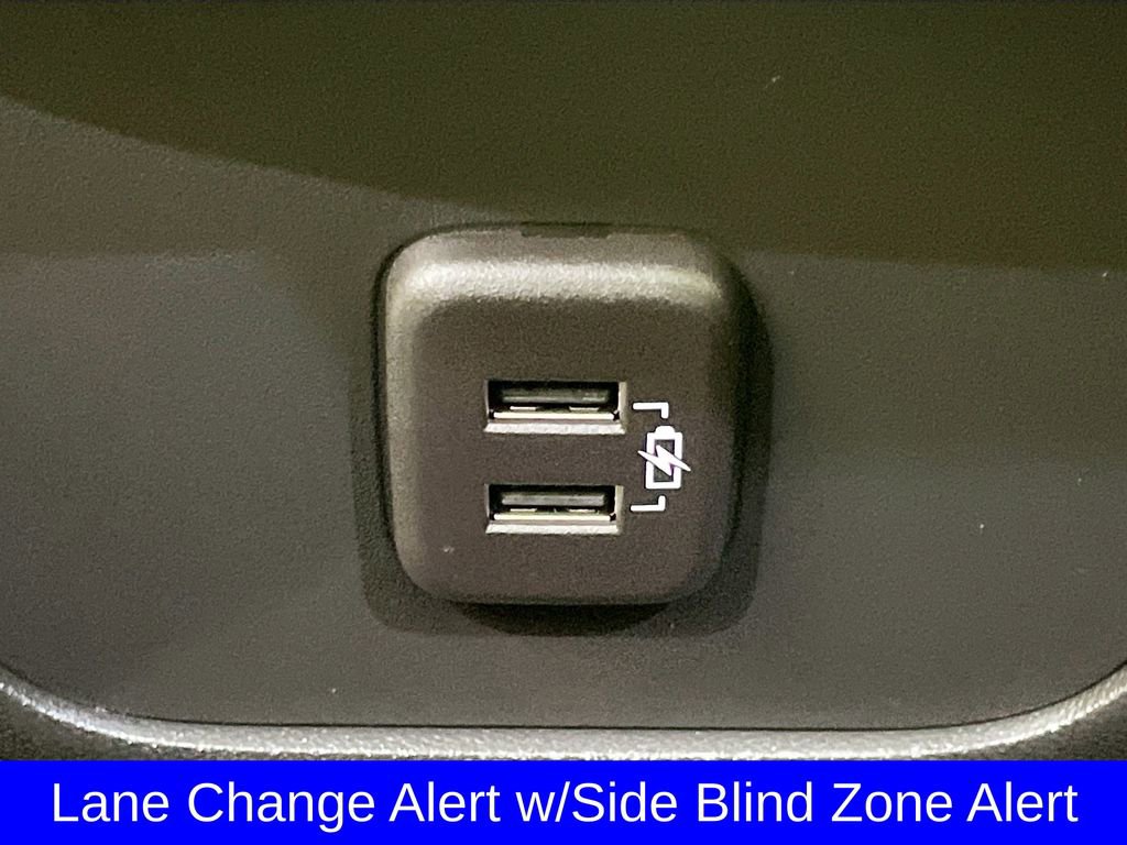 Used 2023 Chevrolet Equinox LT image 28