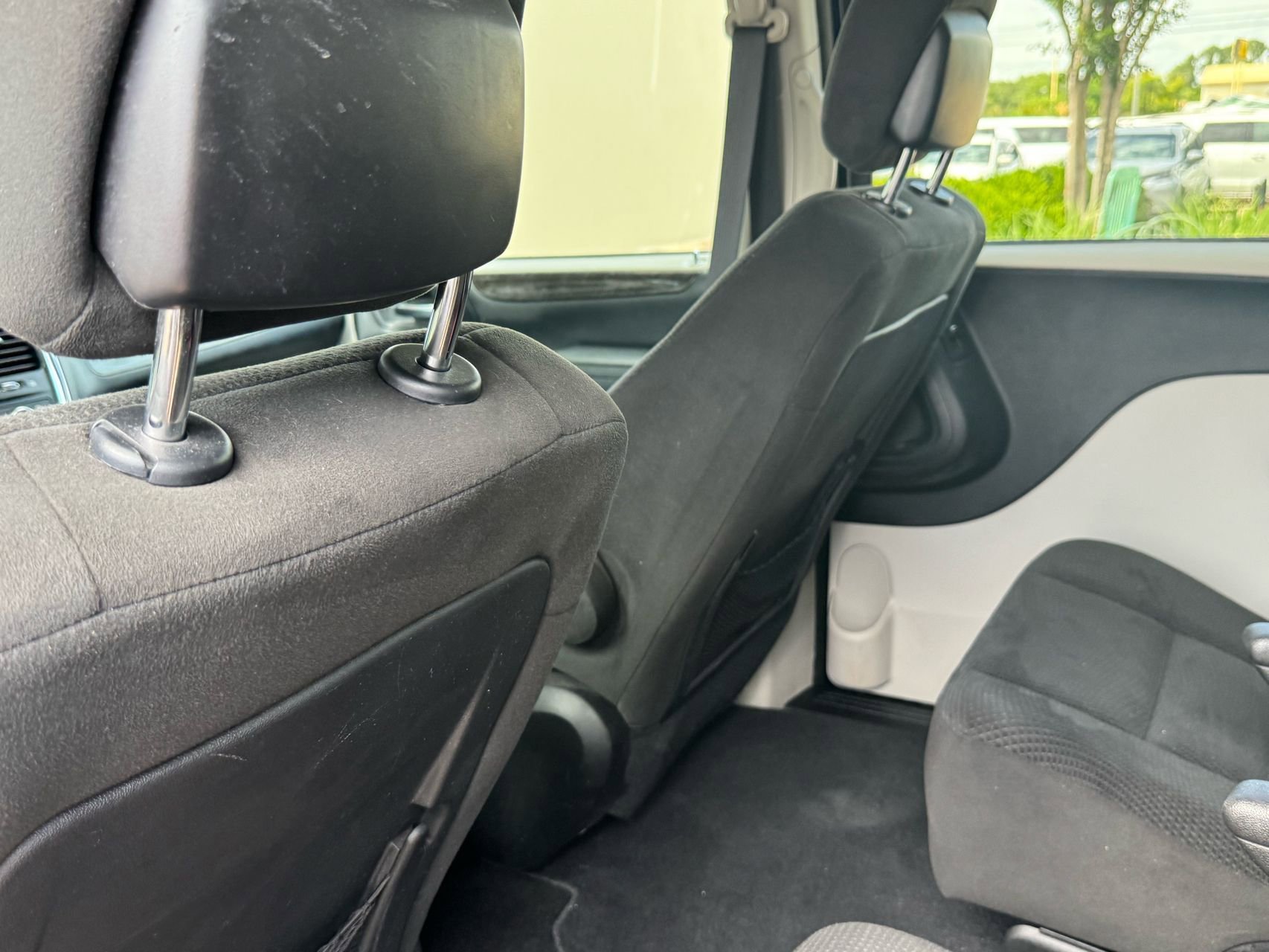 Used 2016 Dodge Grand Caravan SXT w/ Rear Park Assist Package FWD image 29