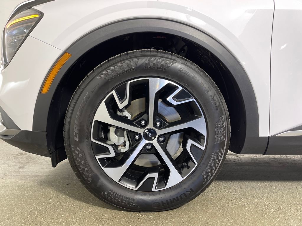 Used 2025 Kia Sportage EX image 11