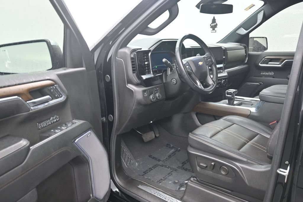 Used 2024 Chevrolet Silverado 1500 High Country RWD image 10