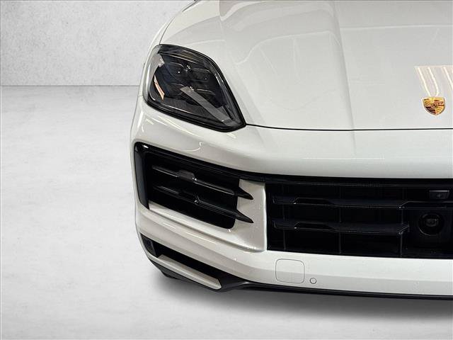 Used 2026 Porsche Cayenne AWD/4WD image 27