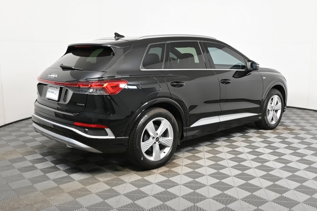 Used 2024 Audi Q4 e-tron Premium image 3