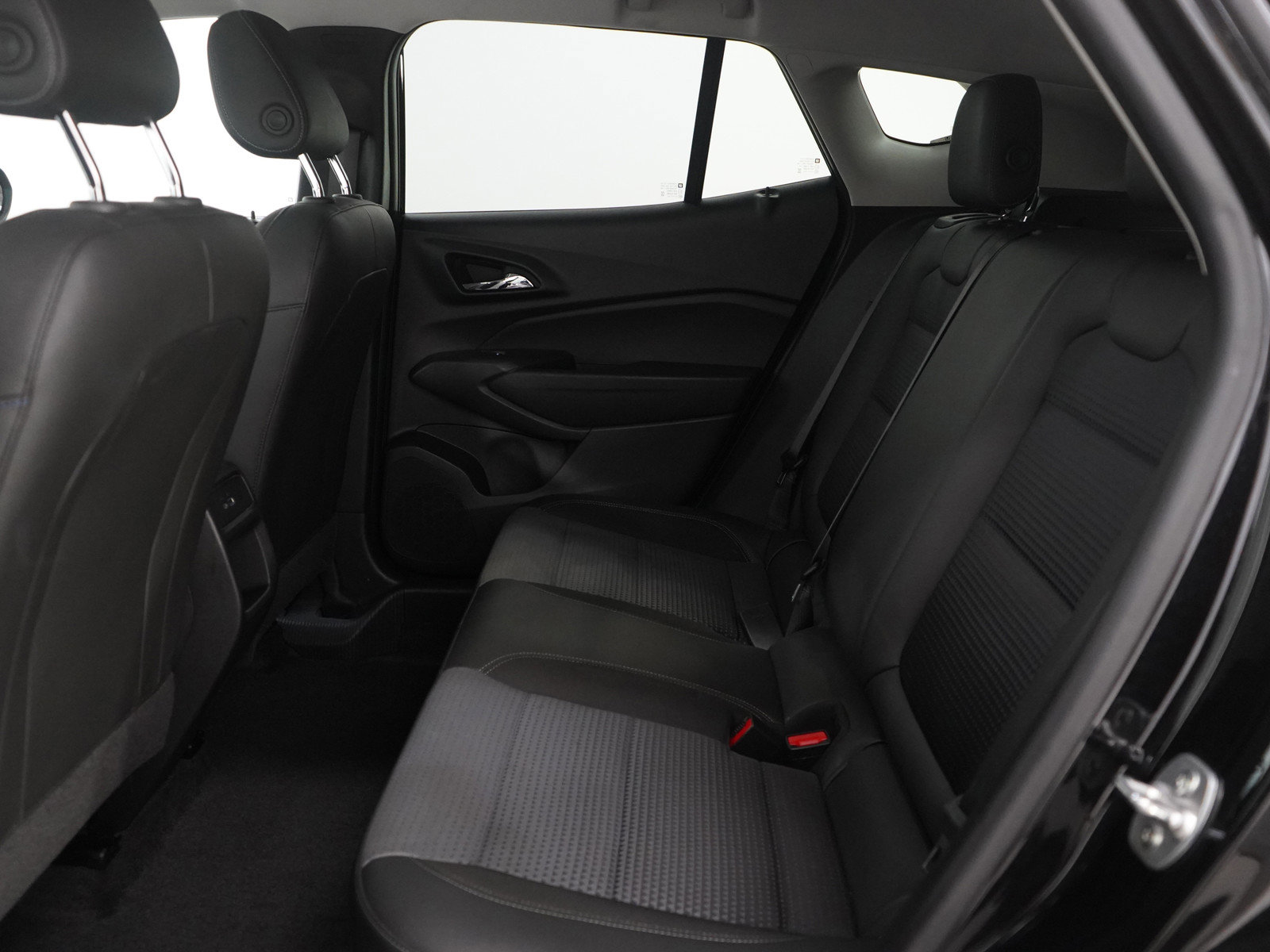 Used 2024 Chevrolet Trax LT w/ Sunroof Package image 13