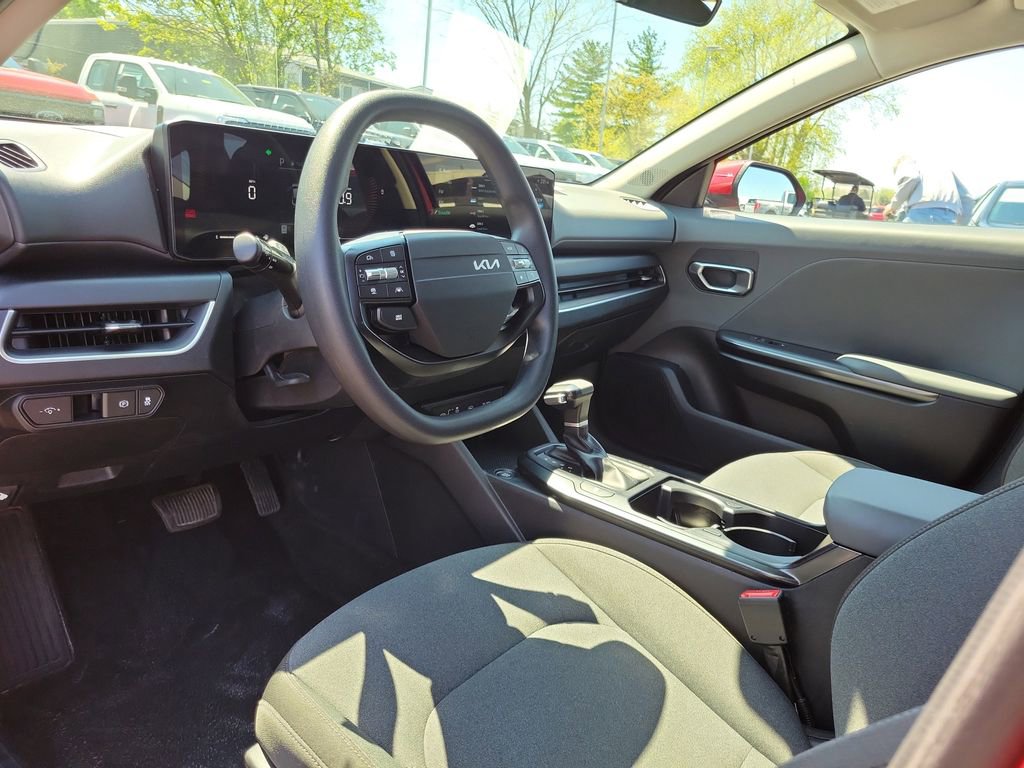 Used 2025 Kia K4 FWD image 21