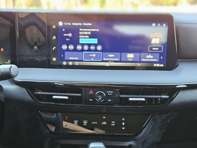 New 2026 Nissan Kicks SR image 21