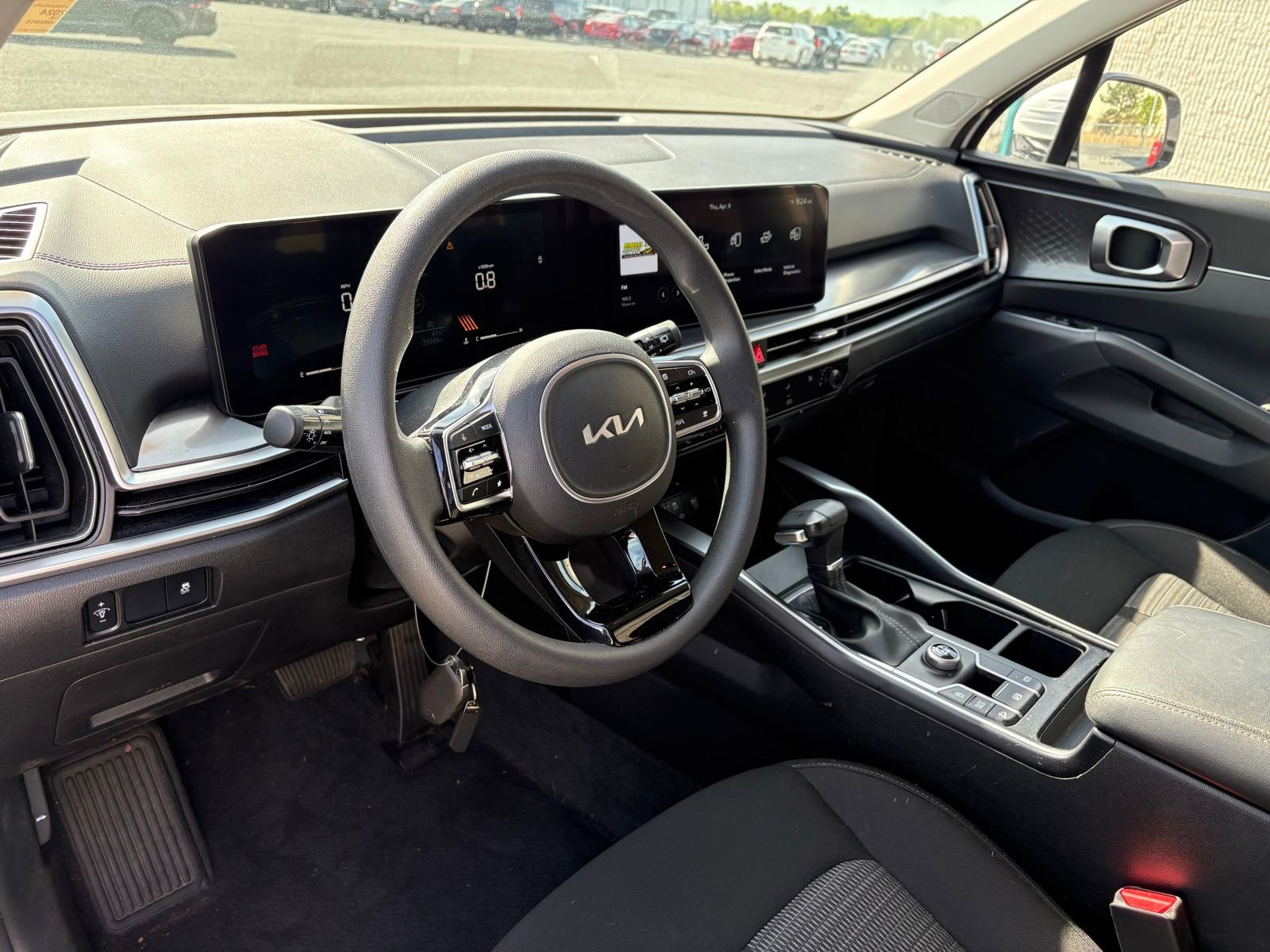 Used 2024 Kia Sorento LX image 8