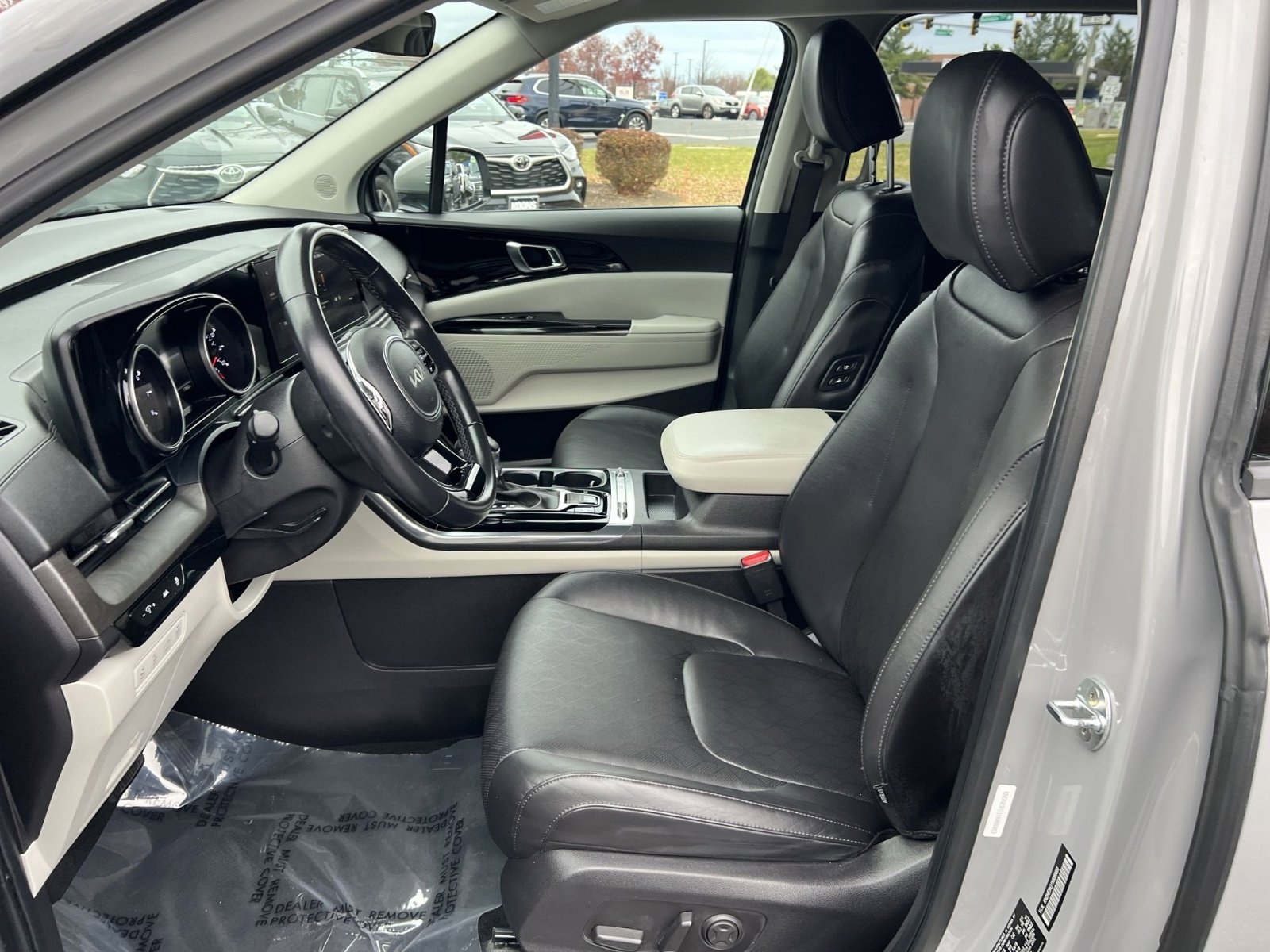 Used 2022 Kia Carnival SX image 13