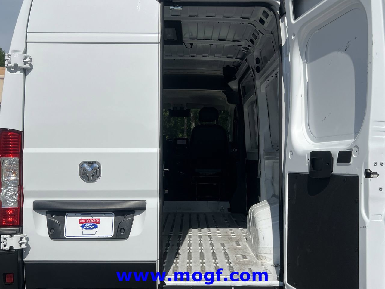 Used 2025 RAM ProMaster 2500 w/ Convenience Group image 20