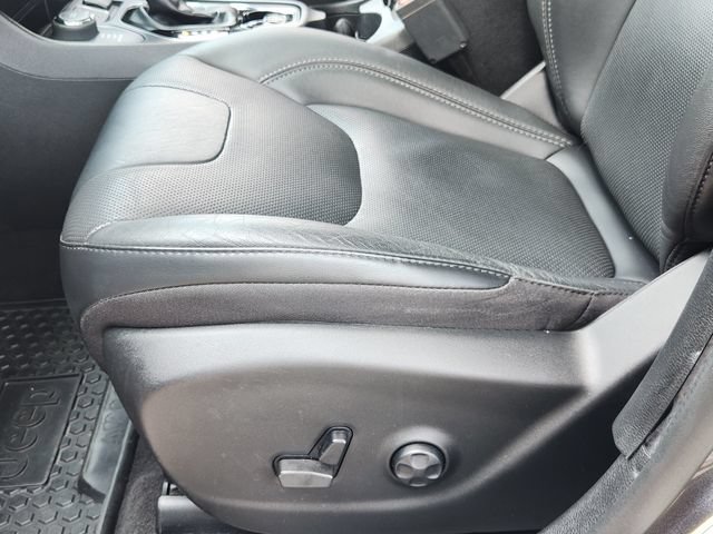 Certified 2021 Jeep Cherokee Limited AWD/4WD image 24
