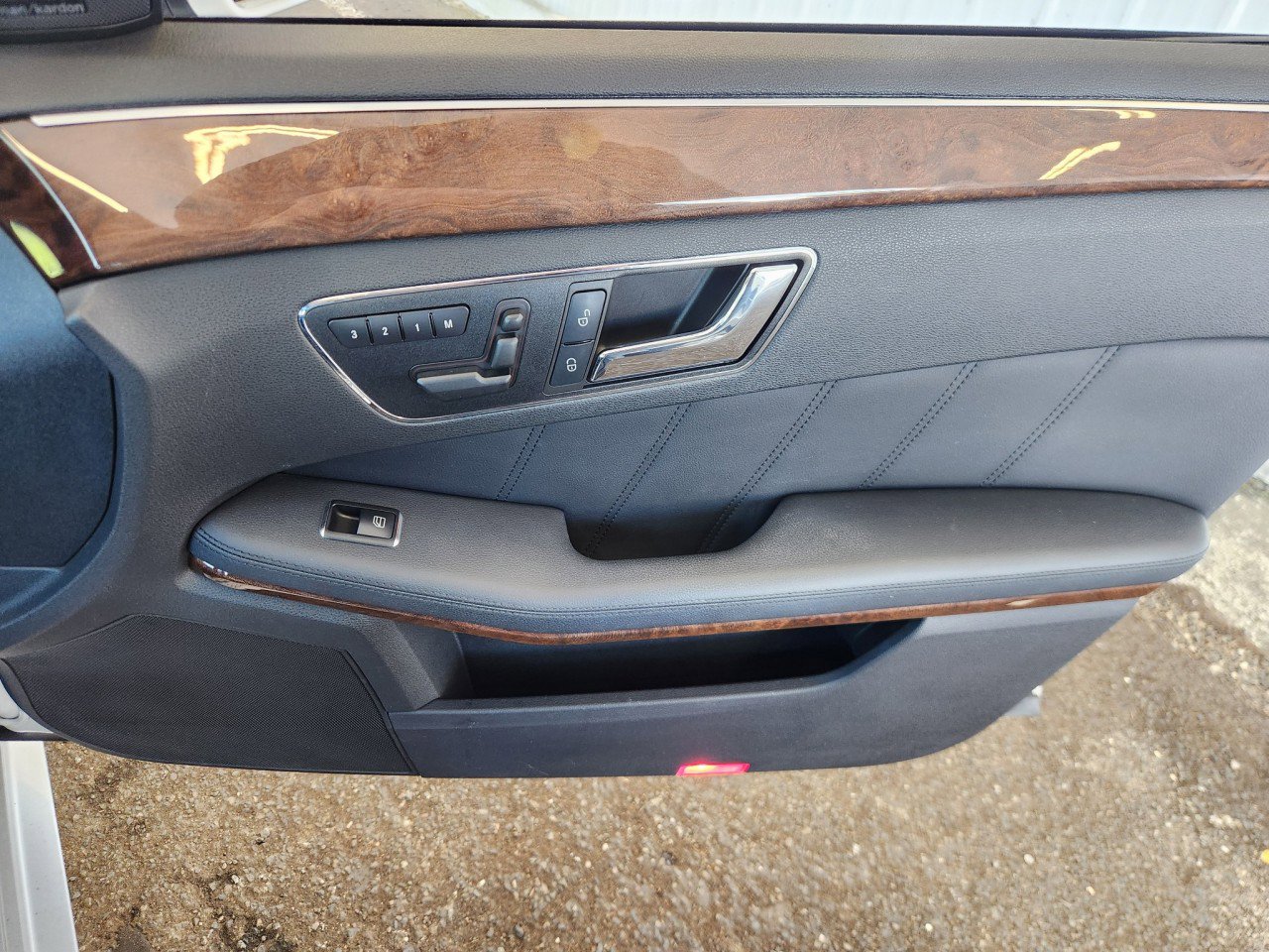 Used 2011 Mercedes-Benz E 350 Sedan image 17