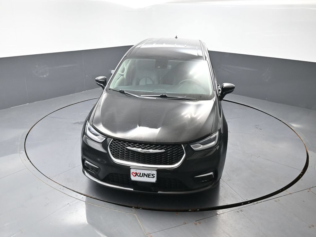 Used 2024 Chrysler Pacifica Touring-L FWD image 51