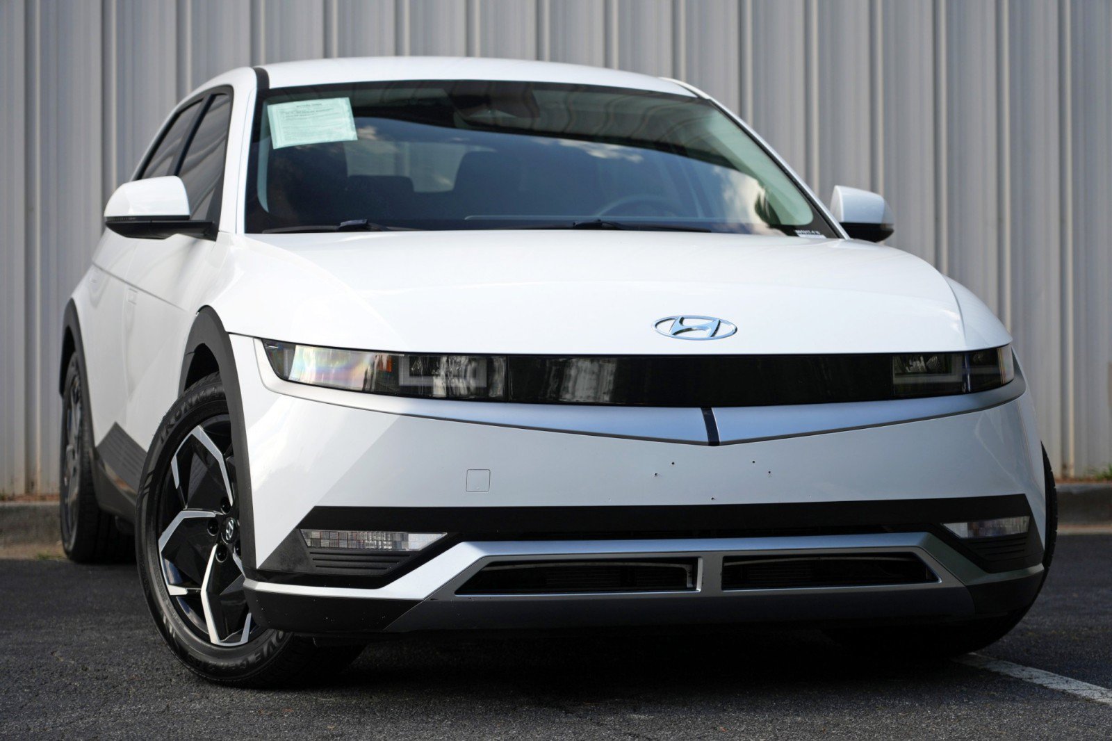 Used 2022 Hyundai Ioniq 5 SE RWD image 2