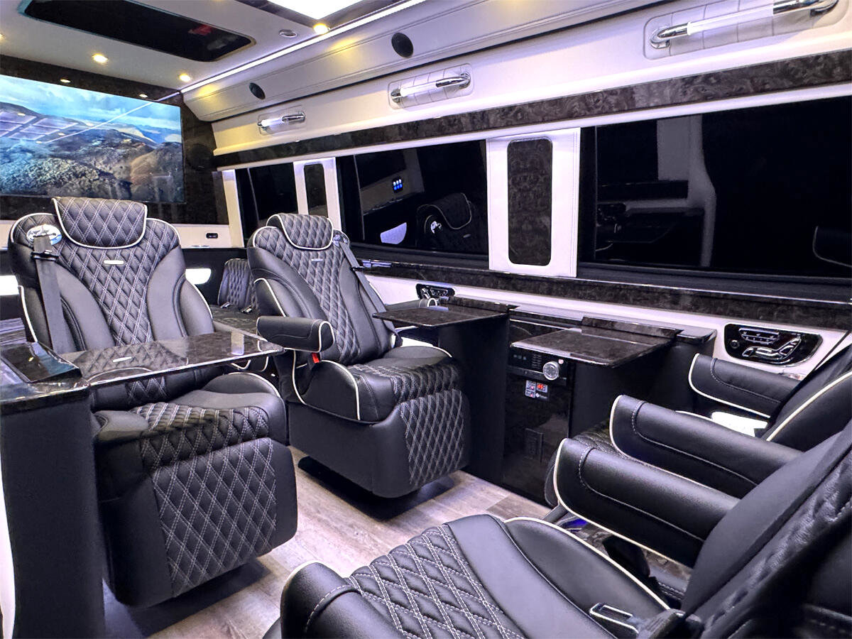 Used 2024 Mercedes-Benz Sprinter 3500 image 37