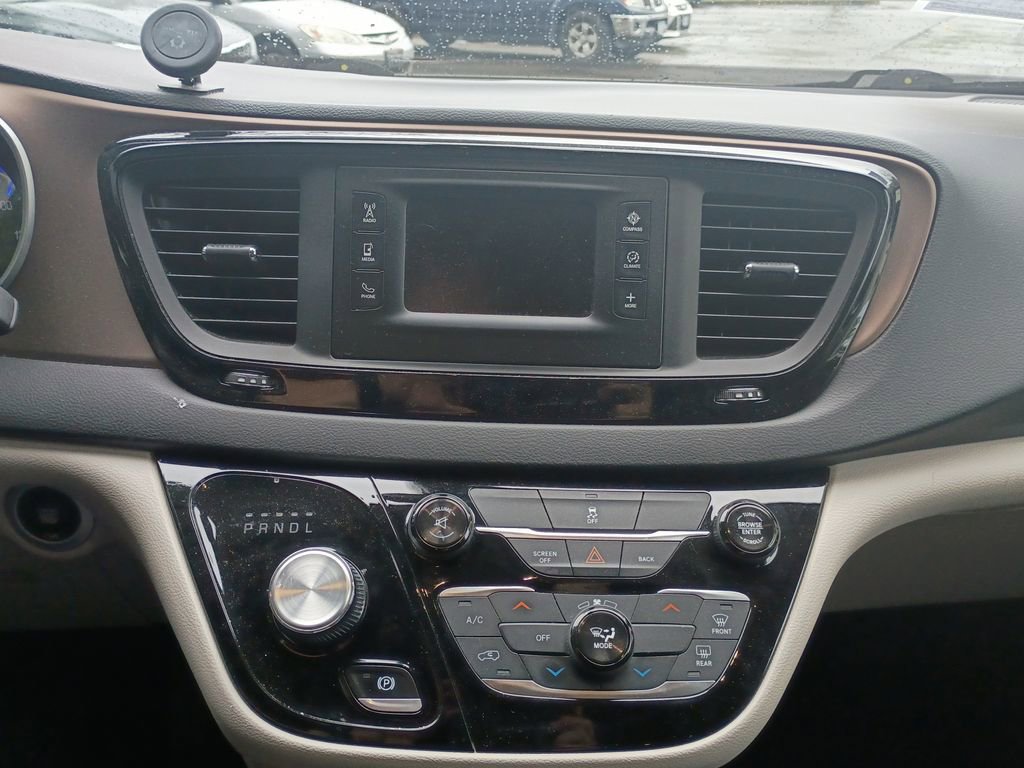 Used 2017 Chrysler Pacifica LX w/ Tire & Wheel Group image 17