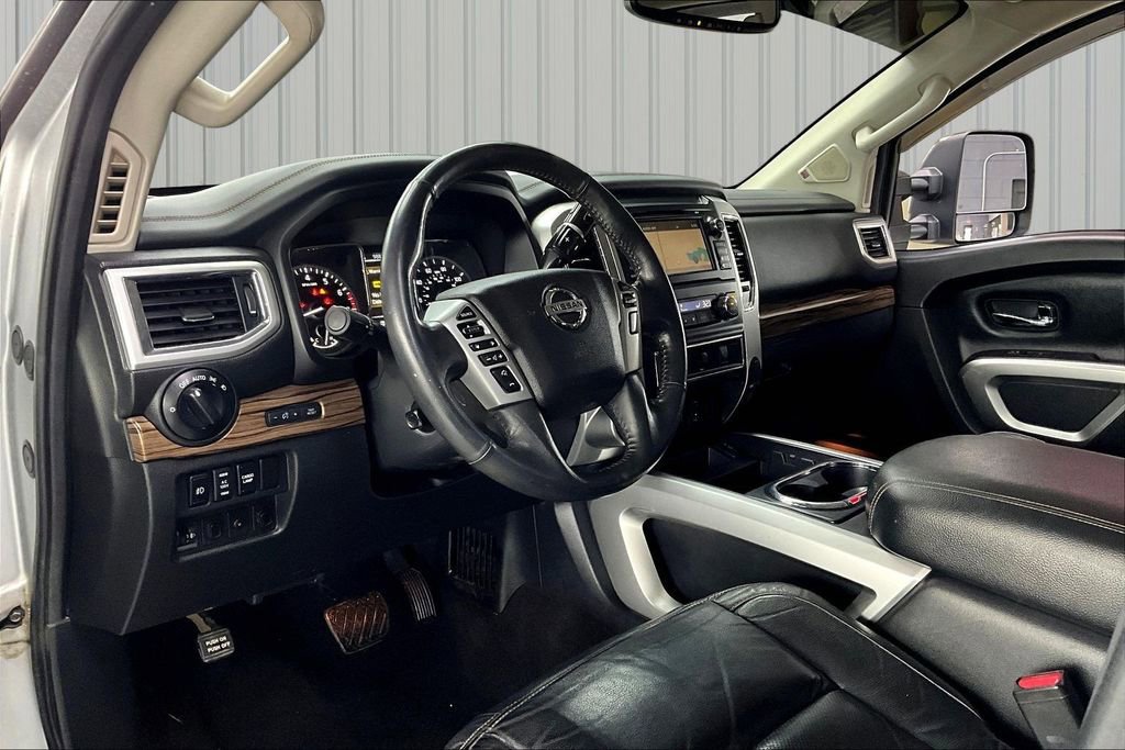 Used 2016 Nissan Titan PRO-4X AWD/4WD image 14