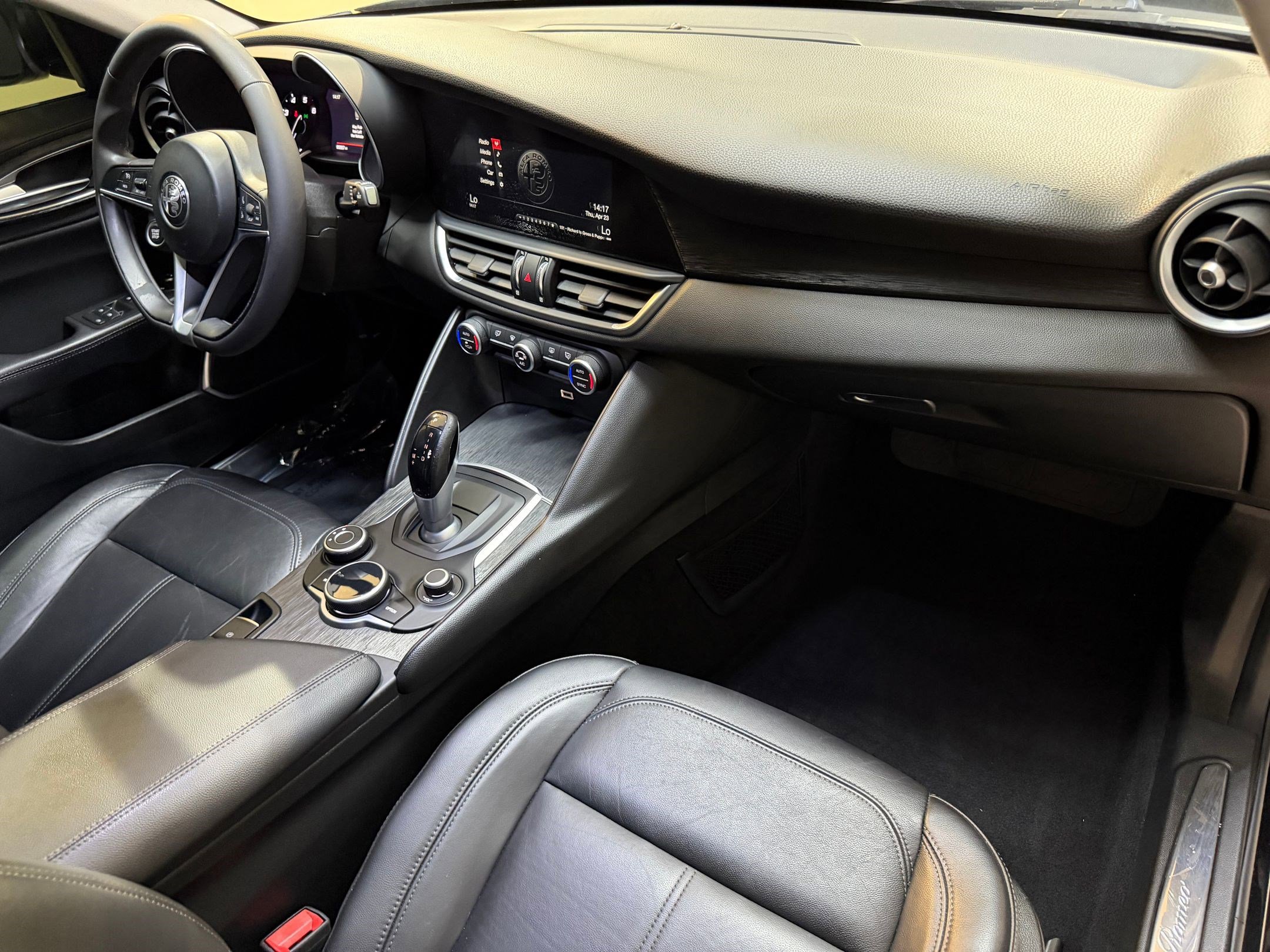 Used 2019 Alfa Romeo Giulia w/ Nero Edizione RWD image 40