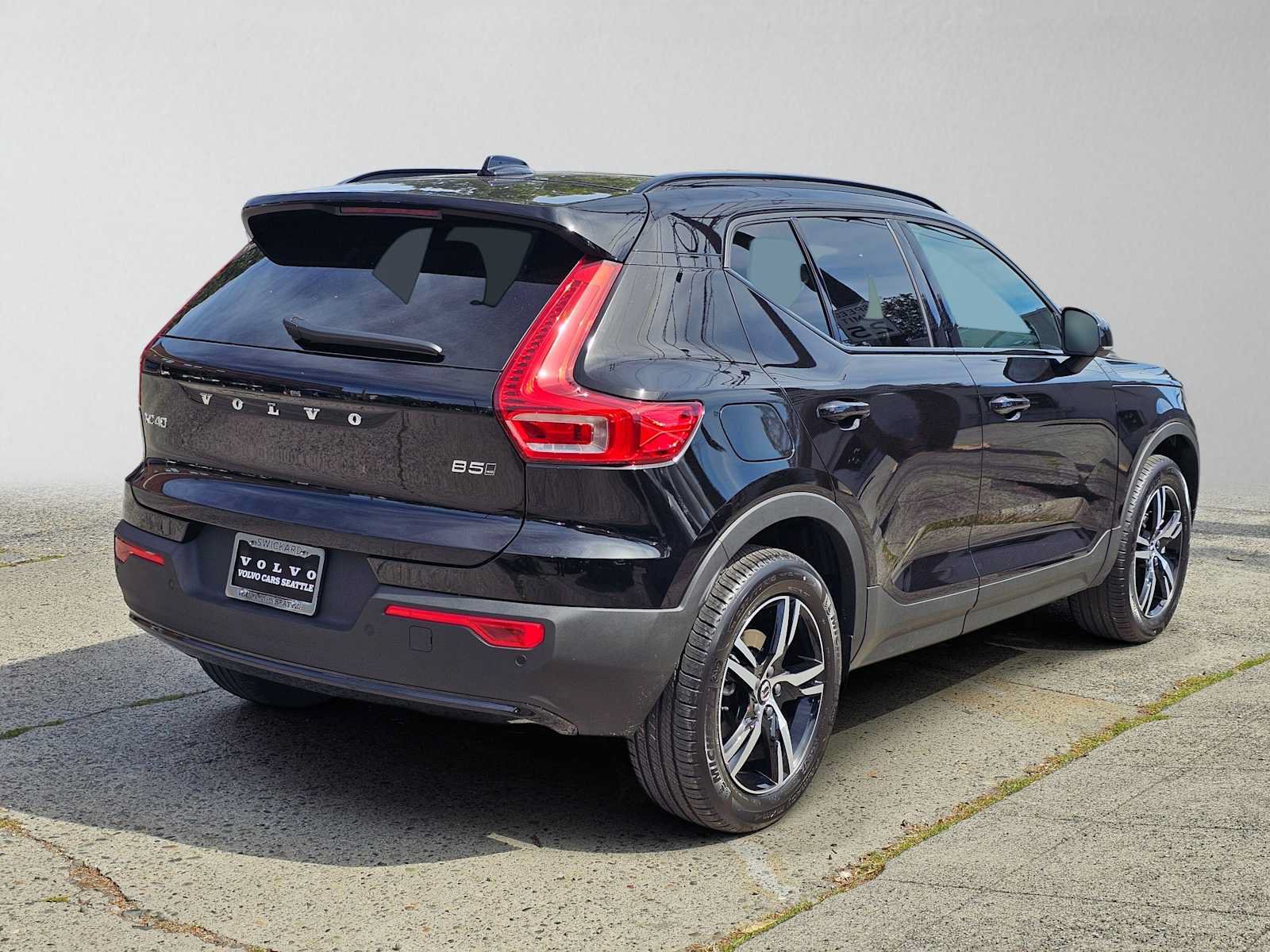 New 2026 Volvo XC40 B5 Core w/ Protection Package Premier AWD/4WD image 3