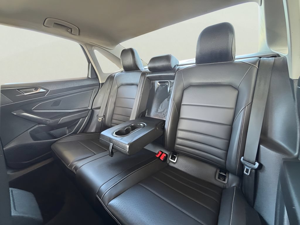 Used 2024 Volkswagen Jetta SE FWD image 18