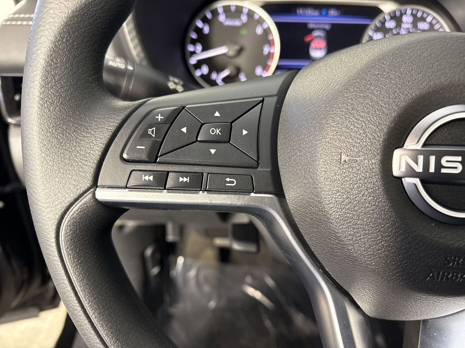 Certified 2025 Nissan Sentra SV image 13