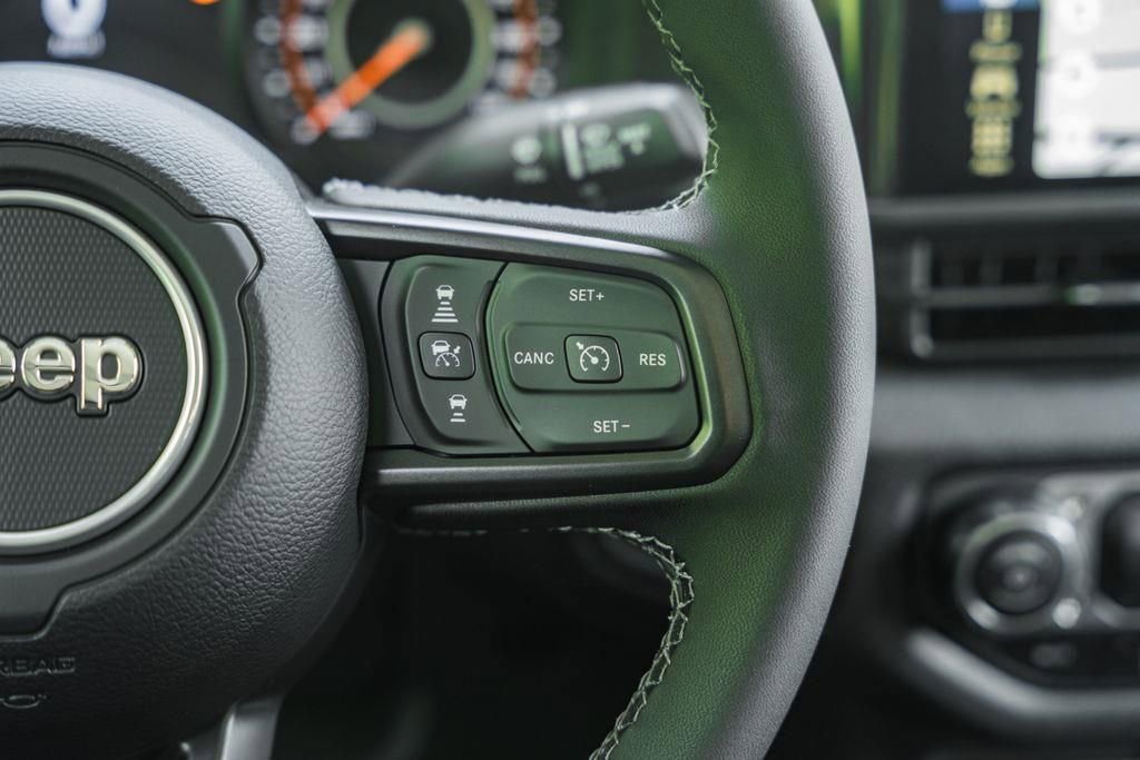 New 2025 Jeep Gladiator Sport AWD/4WD image 32