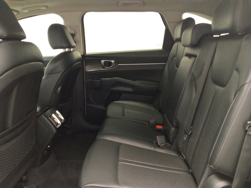 Used 2021 Kia Sorento S w/ Panoramic Sunroof Package FWD image 18