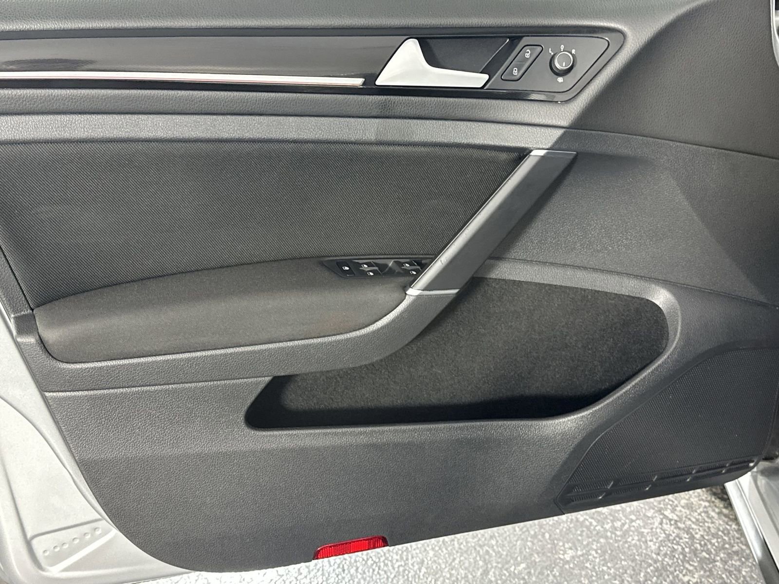 Used 2017 Volkswagen GTI S image 29