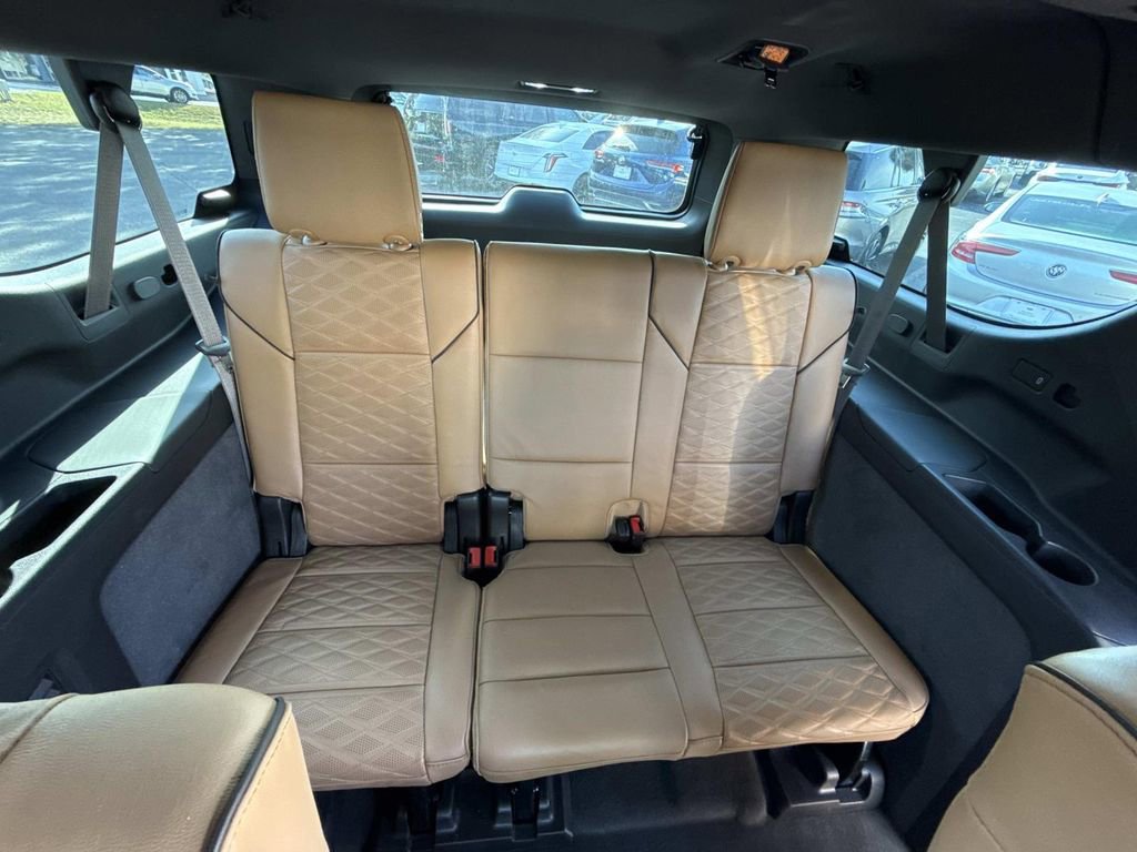 Certified 2022 Cadillac Escalade ESV Premium Luxury w/ Performance Package image 34