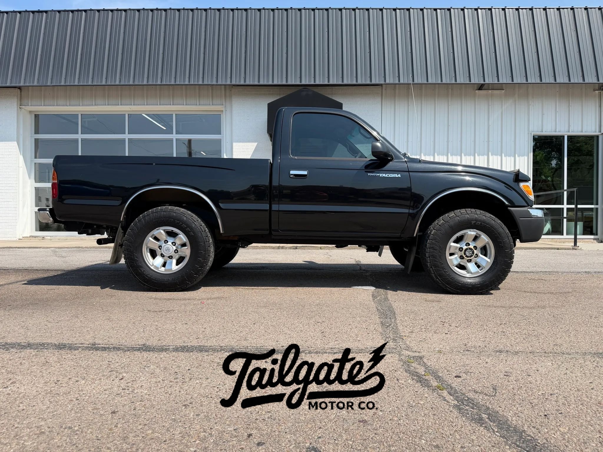 Used 2000 Toyota Tacoma 4x4 Regular Cab w/ Value Edition Plus Pkg image 1