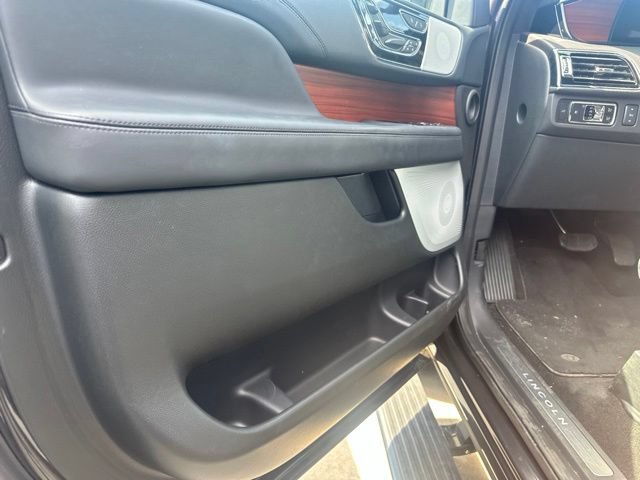 Used 2023 Lincoln Navigator L Reserve AWD/4WD image 9