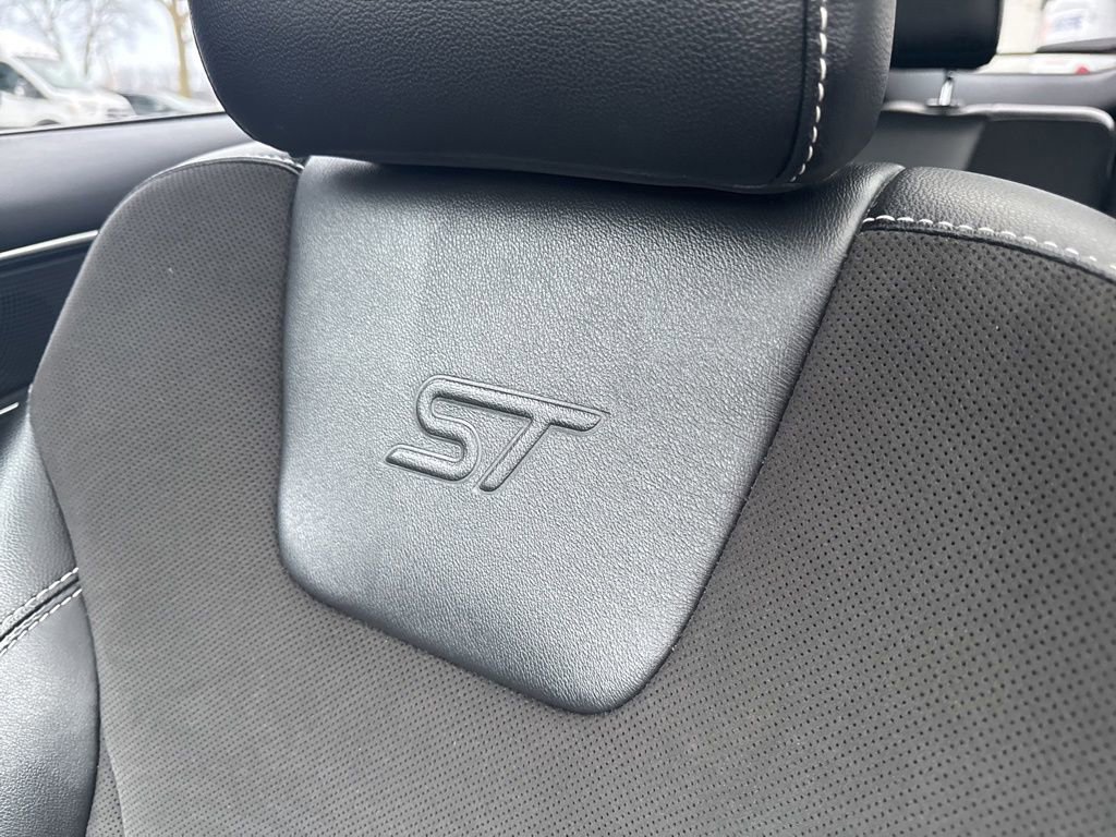 Certified 2022 Ford Edge ST w/ Equipment Group 401A image 15