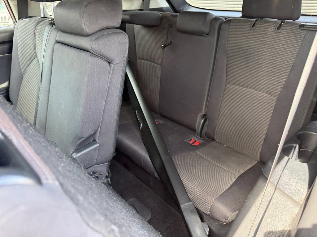 Used 2022 Toyota Highlander LE AWD/4WD image 29