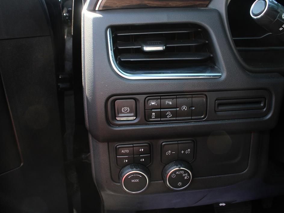 Used 2023 Chevrolet Tahoe Premier AWD/4WD image 43