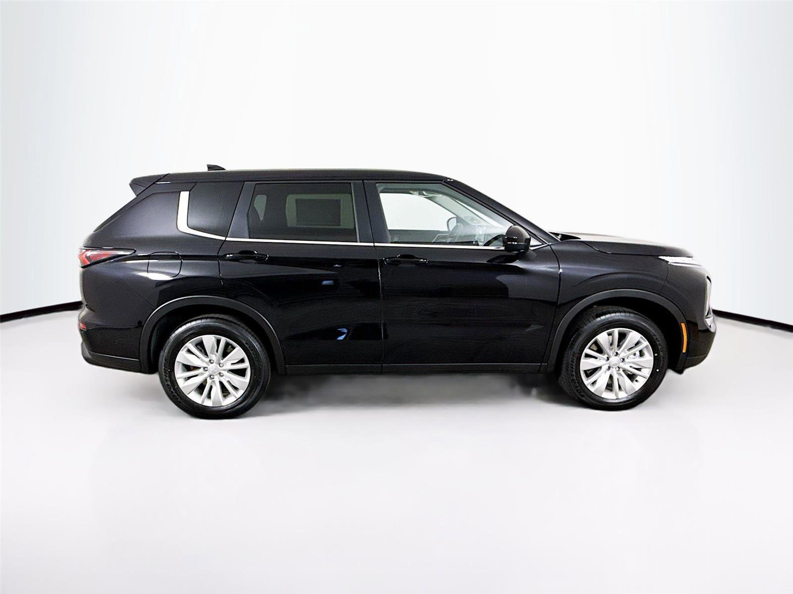 New 2026 Mitsubishi Outlander ES image 29