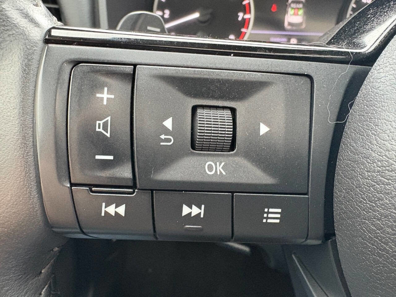 Used 2023 Nissan Rogue SL w/ SL Premium Package image 23