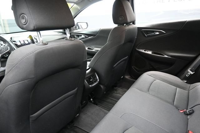 Used 2017 Chevrolet Malibu LT FWD image 24