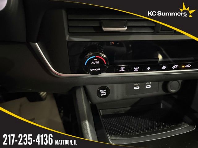 Used 2025 Nissan Rogue SV image 19